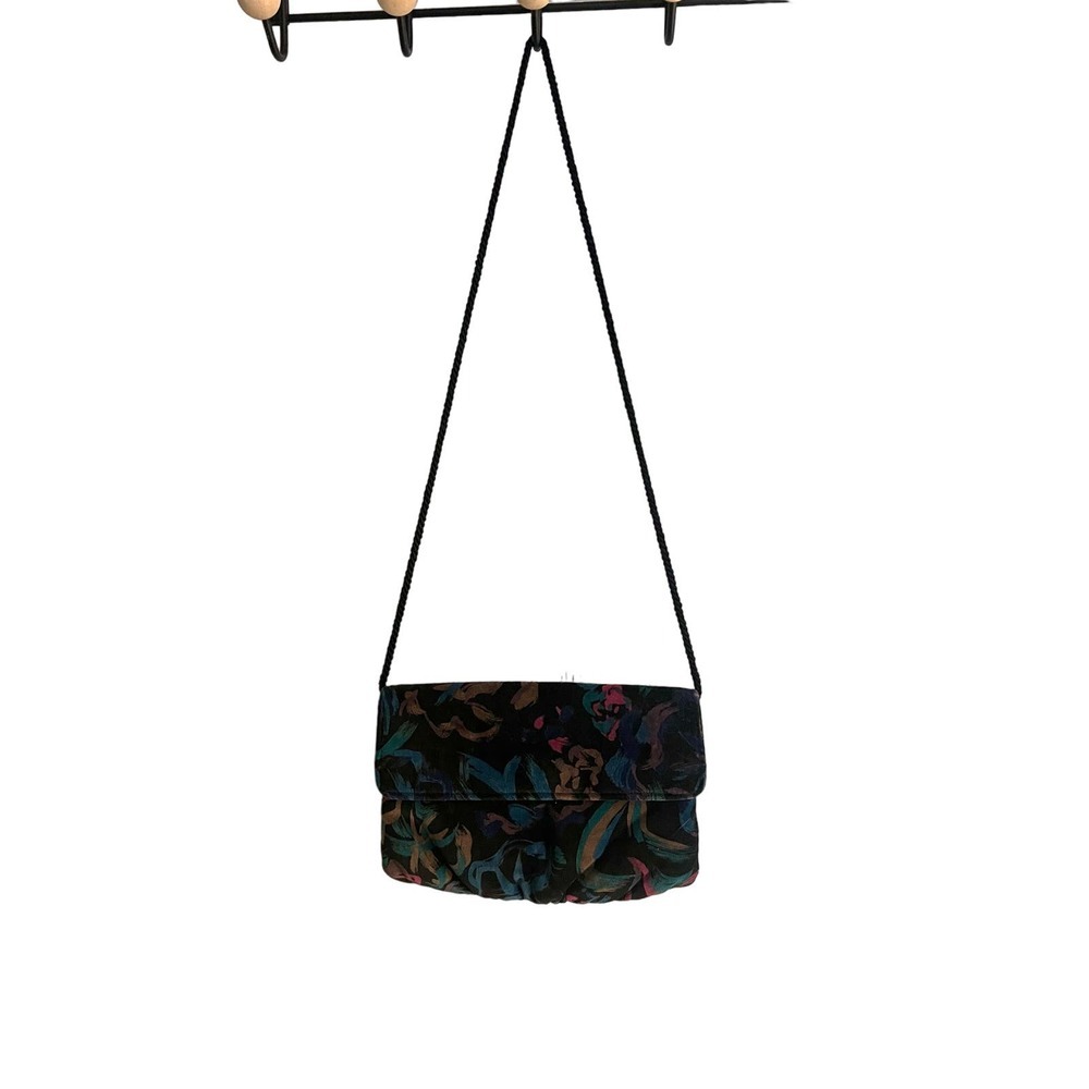 Vintage Floral Clutch With Strap